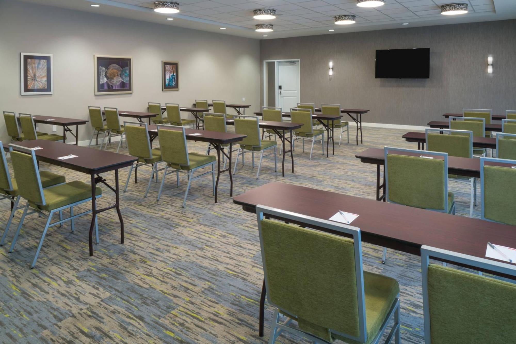 Hotel Fairfield & By Marriott Chicago 3*